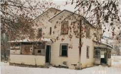 exterior of the house before remodel